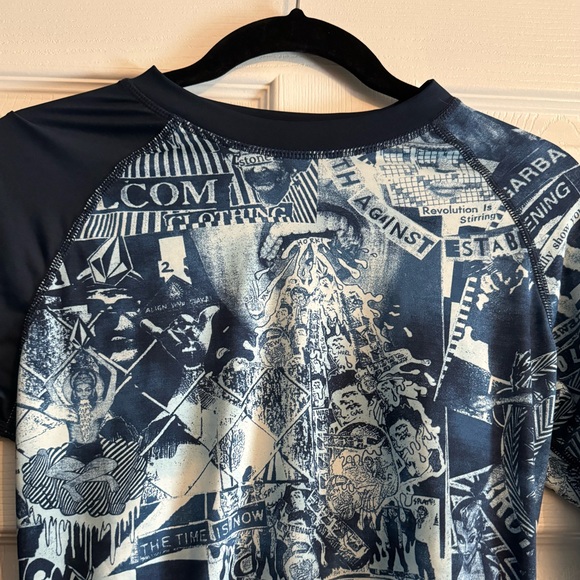 Volcom Rash Guard Wms L Excellent Condition - Picture 2 of 6